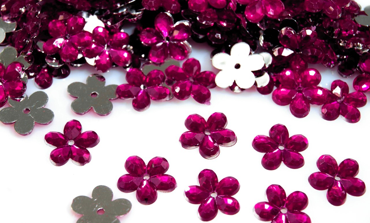 Kvetina plast 11mm našívacia - ružovo -fialová