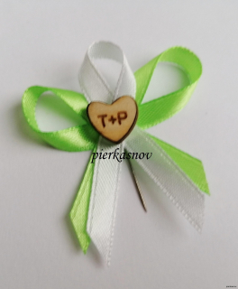 svadobné pierko zeleno biele s dreveným srdiečkom - s iniciálmi - VZOR 2