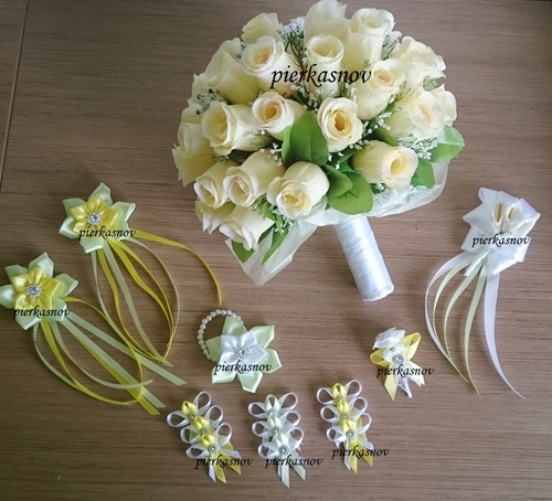 svadobná kytica žlté ruže, svadobné pierka žlto - zelené