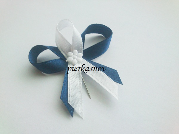 svadobné pierko bielo - modré