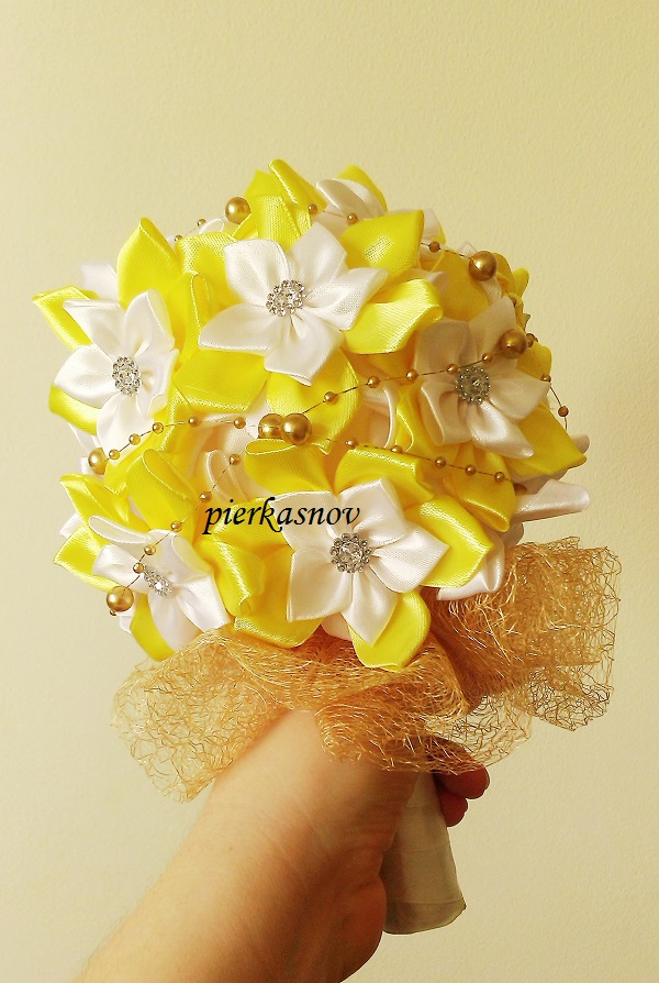 Svadobná kytica žlto biela s perličkami