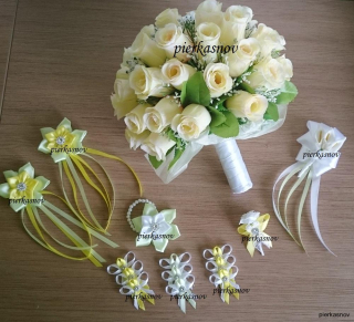 svadobná kytica žlté ruže, svadobné pierka žlto - zelené